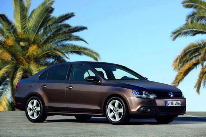 Volkswagen Jetta 1.6 TDI BlueMotion Technology 105 Confortline Volkswagen Jetta 1.6 TDI BlueMotion Technology 105 Confortline