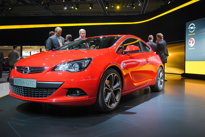 Opel Astra GTC 1.4 EcoFlex Start/Stop Edition Opel Astra GTC 1.4 EcoFlex Start/Stop Edition