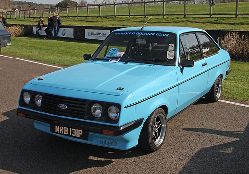 Ford Escort RS2000 basic info spec rating