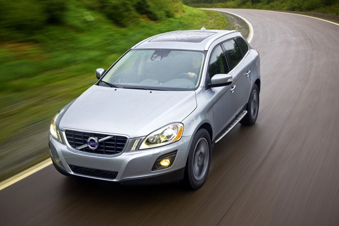 Volvo XC60 2.4D DRIVe FWD Momentum Geartronic Volvo XC60 2.4D DRIVe FWD Momentum Geartronic