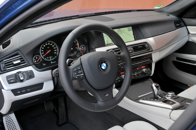 2012 BMW M5 Brings Ton of Tech to Super Saloon 2012 BMW M5 Brings Ton of Tech to Super Saloon