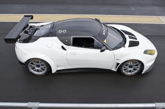 The car has a completely carbon fiber body The car has a completely carbon fiber body