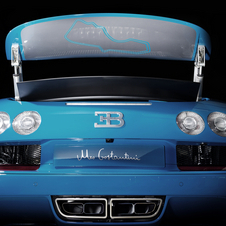 The silhouette of the Targa Florio track is on the underside of the wing