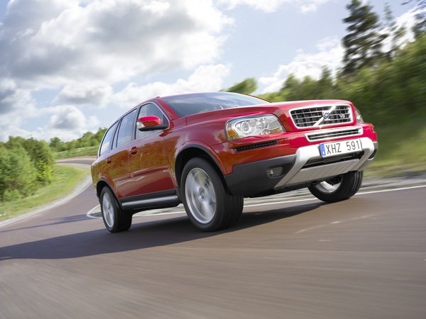 Volvo XC90 D5 185cv Momentum 7L. Volvo XC90 D5 185cv Momentum 7L.
