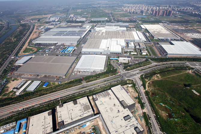 Mercedes and BAIC also built an engine factory in China Mercedes and BAIC also built an engine factory in China