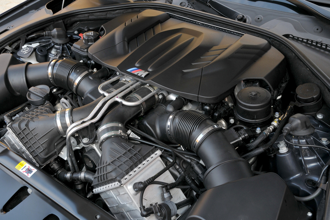 2012 BMW M5 Brings Ton of Tech to Super Saloon 2012 BMW M5 Brings Ton of Tech to Super Saloon