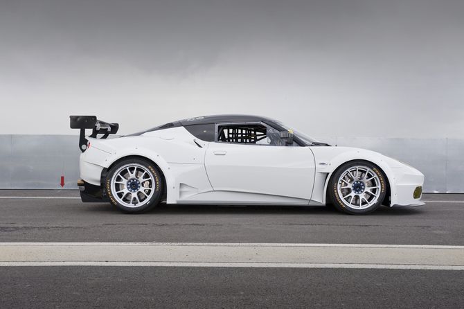 It has no traction control or ABS due to series rules It has no traction control or ABS due to series rules