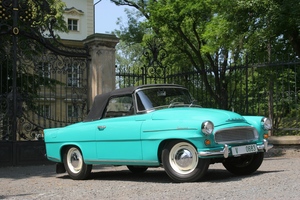 With just 55ps from a 1.2l four-cylinder, the Felicia Cabrio is not a speed demon