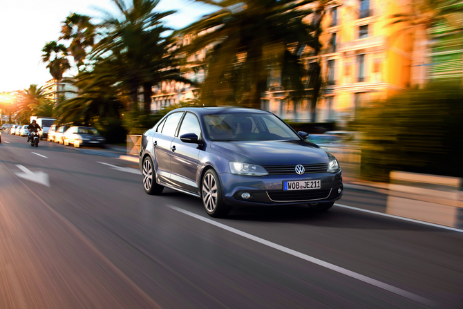 Volkswagen Jetta 1.6 TDI DSG BlueMotion Technology 105 Confortline Volkswagen Jetta 1.6 TDI DSG BlueMotion Technology 105 Confortline