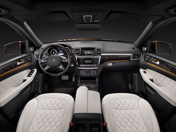 A Mercedes lança o Classe GL, o maior e mais luxuoso SUV da marca A Mercedes lança o Classe GL, o maior e mais luxuoso SUV da marca