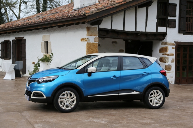 Renault Captur Energy dCi ECO2 EDC Helly Hansen Renault Captur Energy dCi ECO2 EDC Helly Hansen