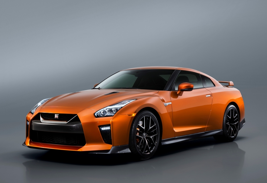 The front end of the new GT-R has undergone a complete makeover with new chrome matte finish “V-motion” grille