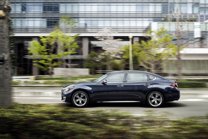 Infiniti Q70 Infiniti Q70