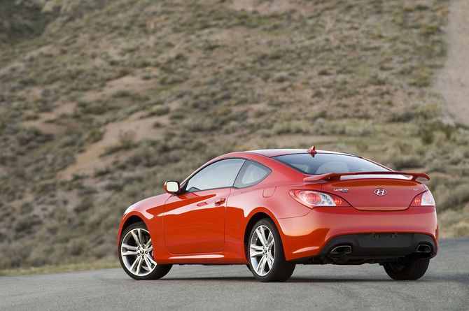 Hyundai Genesis Coupé 2.0t (US) Hyundai Genesis Coupé 2.0t (US)