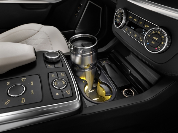 A Mercedes lança o Classe GL, o maior e mais luxuoso SUV da marca A Mercedes lança o Classe GL, o maior e mais luxuoso SUV da marca