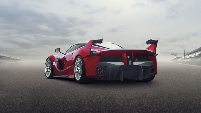 The FXX K is equipped with a hybrid system that combines a 6.3 liter V12 860hp engine and a 190hp electric motor The FXX K is equipped with a hybrid system that combines a 6.3 liter V12 860hp engine and a 190hp electric motor