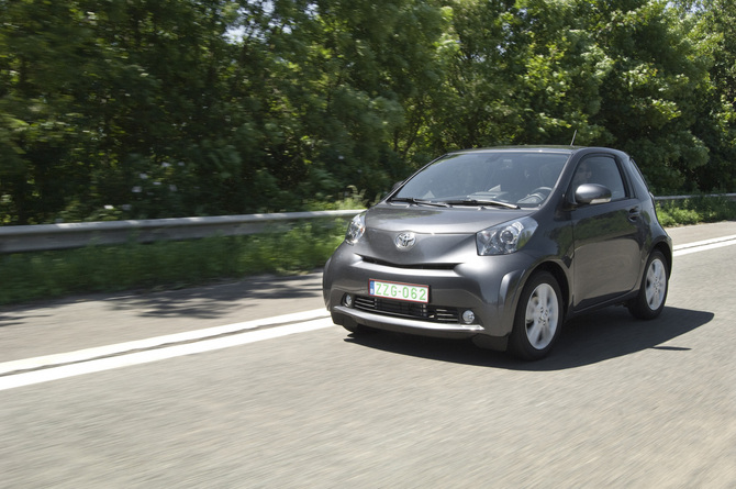 Toyota iQ3 1.33 VVT-i Multidrive Toyota iQ3 1.33 VVT-i Multidrive