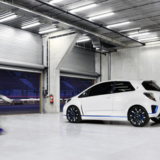 Toyota Yaris Hybrid-R