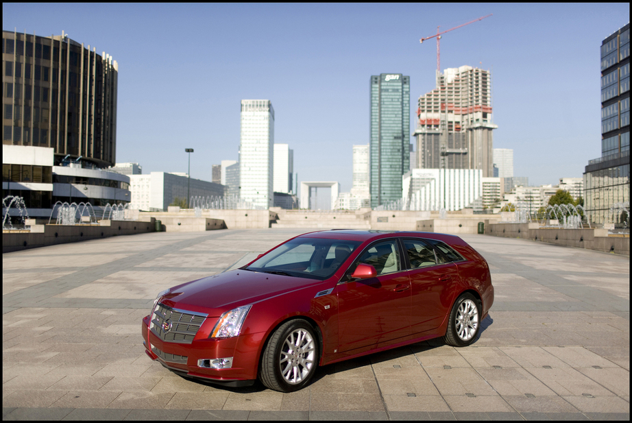 Cadillac CTS Sport Wagon 3.0L Performance RWD