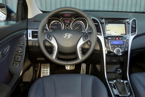 Hyundai attempted to improve the interior for the second generation and make it more upscale