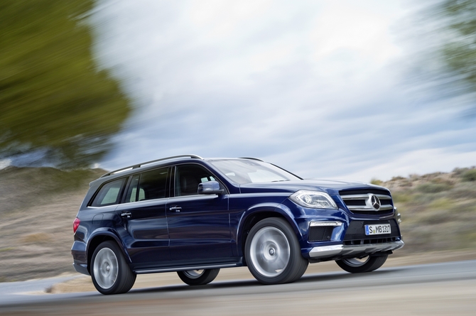 A Mercedes lança o Classe GL, o maior e mais luxuoso SUV da marca A Mercedes lança o Classe GL, o maior e mais luxuoso SUV da marca
