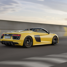 Powered by the same mid-mounted, naturally aspirated 5.2-litre V10 petrol engine as the R8, the R8 Spyder has an output of 540hp