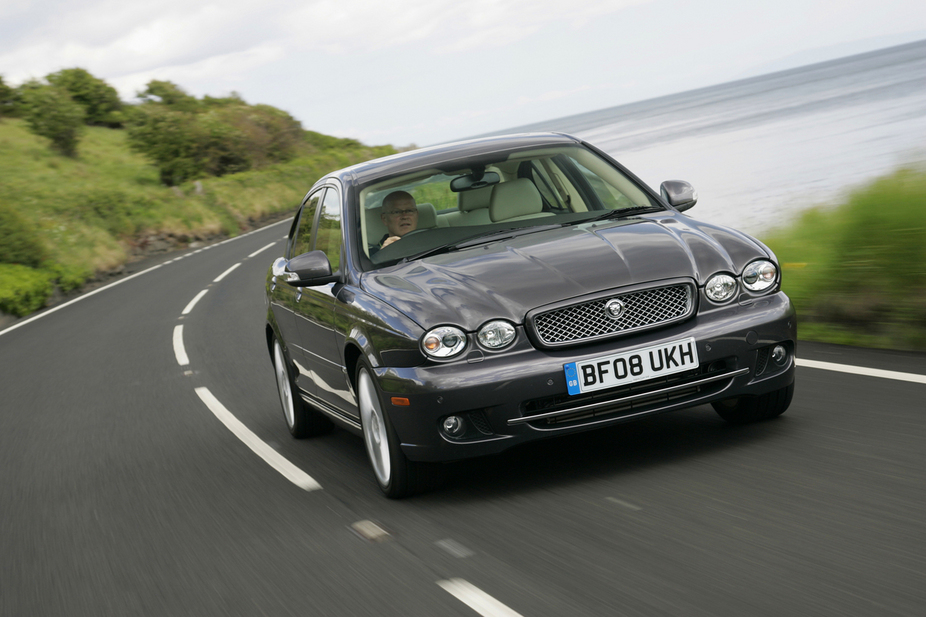 Jaguar X Type 2 0d Executive 2 Photos And 51 Specs Autoviva Com