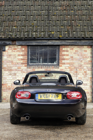Mazda MX-5 Coupé Cabriolet 2.0i Venture Mazda MX-5 Coupé Cabriolet 2.0i Venture