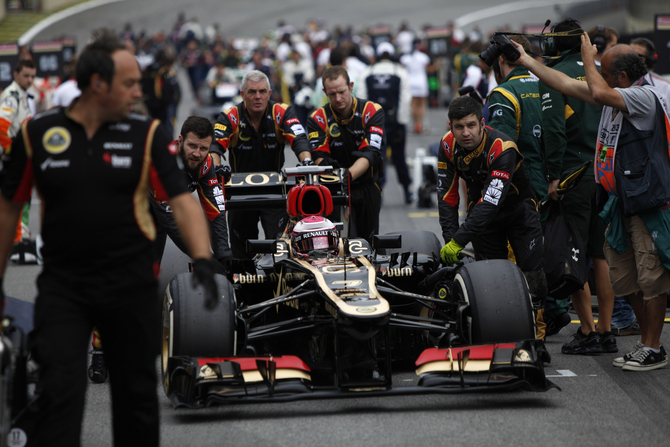A Lotus só vai cumprir o primeiro teste público em fevereiro A Lotus só vai cumprir o primeiro teste público em fevereiro