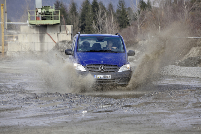 Mercedes-Benz Vito 2 {W639} Mercedes-Benz Vito 2 {W639}