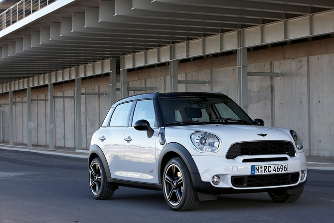 MINI (BMW) One Countryman AT MINI (BMW) One Countryman AT