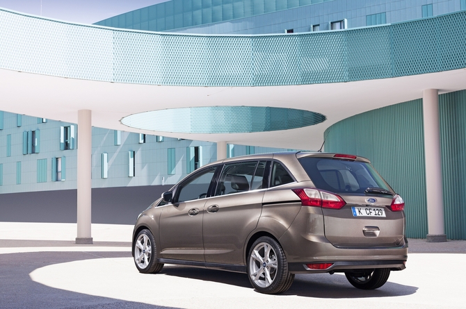 The design changes made in the new C-Max were created to give to the model a more modern look. The design changes made in the new C-Max were created to give to the model a more modern look.