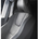 Um dem Fahrer besseren Halt zu geben, sind auch die Sitze mit Alcantara bezogen.