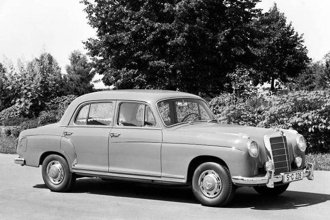 Mercedes-Benz 220 S Mercedes-Benz 220 S