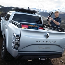 O Alaskan está equipado com um motor turbodiesel de 2.3 litros de 165cv