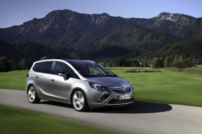 Opel Zafira Tourer 2.0 CDTI Cosmo Opel Zafira Tourer 2.0 CDTI Cosmo