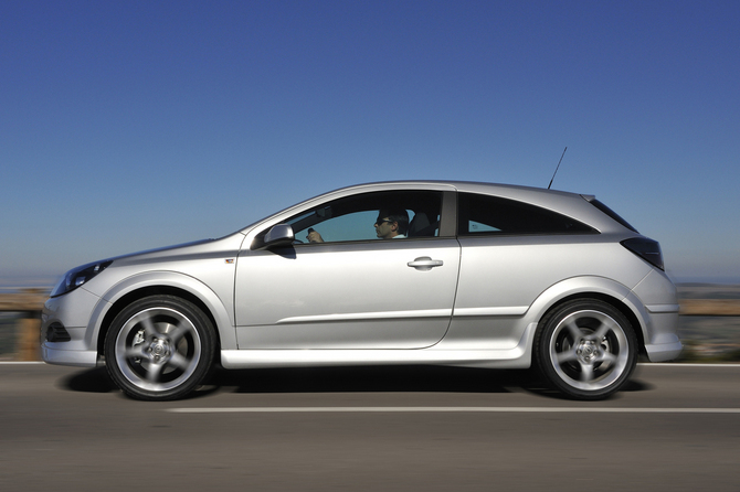 Opel Astra GTC 1.6 Turbo Opel Astra GTC 1.6 Turbo