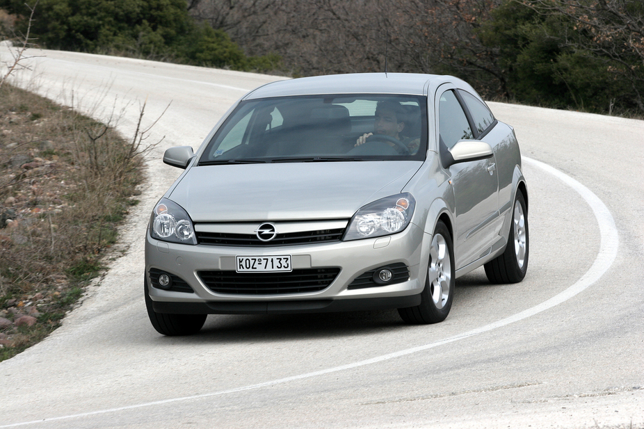 Foto Opel Astra GTC - 1.7 CDTi ecoFLEX Edition