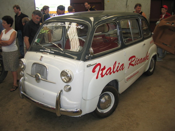 Fiat 600 Multipla share tell a friend share on facebook share on twitter