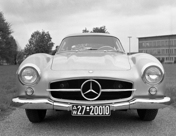 MercedesBenz 300 SL Gullwing Coupe share tell a friend share on facebook