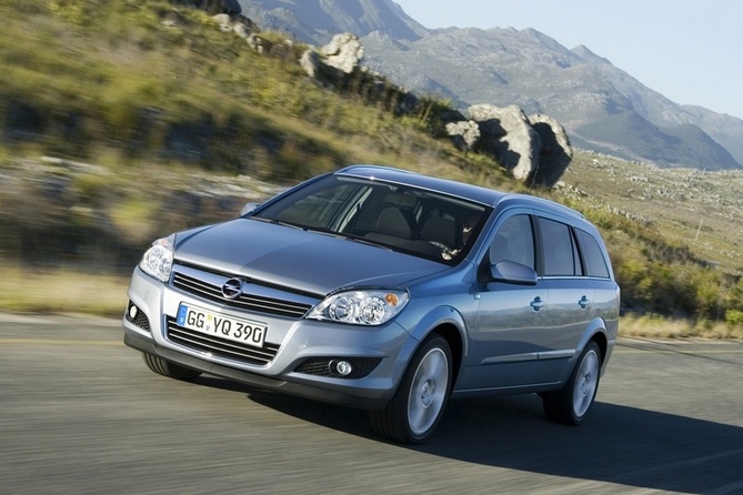 Opel Astra Caravan Cosmo 2.0 Turbo Opel Astra Caravan Cosmo 2.0 Turbo
