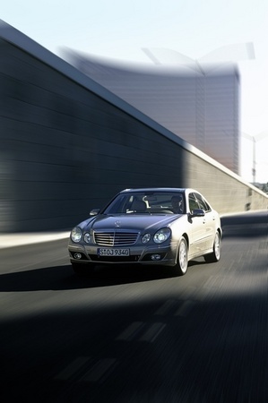 Mercedes-Benz E 320 Mercedes-Benz E 320
