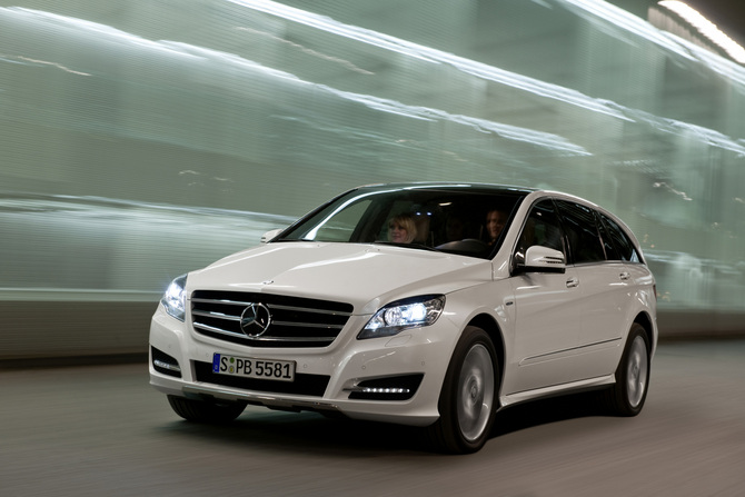 World premiere of the R-Class in New York World premiere of the R-Class in New York