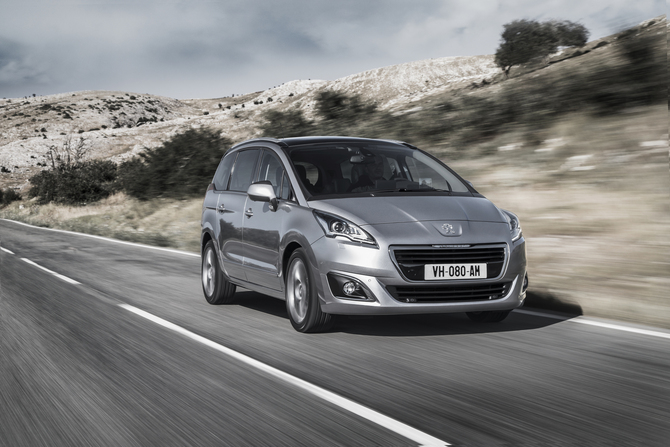 Peugeot 5008 Active 1.6 HDi 2-Tronic Peugeot 5008 Active 1.6 HDi 2-Tronic
