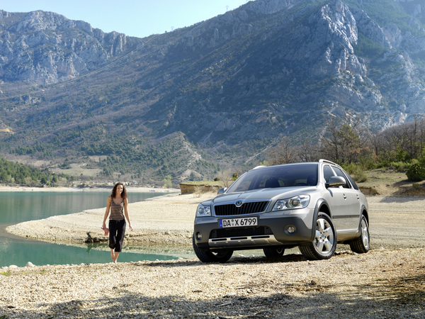 Skoda Octavia Scout 2.0 TDI DSG 4x4 Skoda Octavia Scout 2.0 TDI DSG 4x4