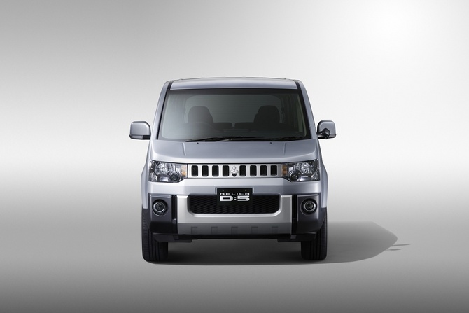 Mitsubishi Delica D:5 G-Navi Mitsubishi Delica D:5 G-Navi