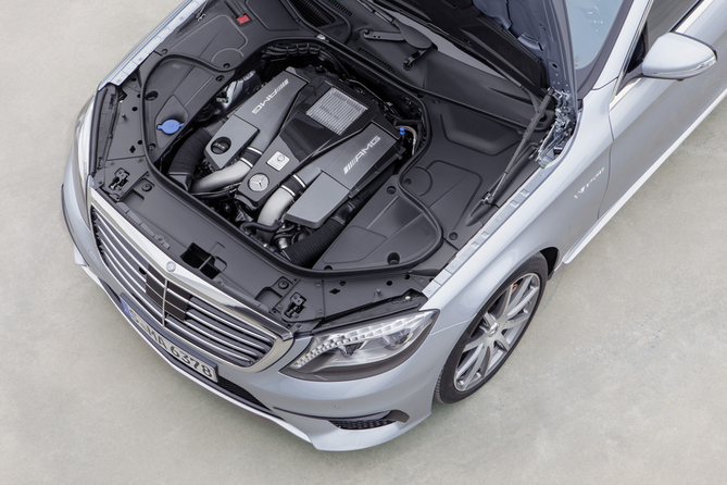 Der neue Mercedes-Benz S 63 AMG: Driving Performance im Luxussegment Der neue Mercedes-Benz S 63 AMG: Driving Performance im Luxussegment