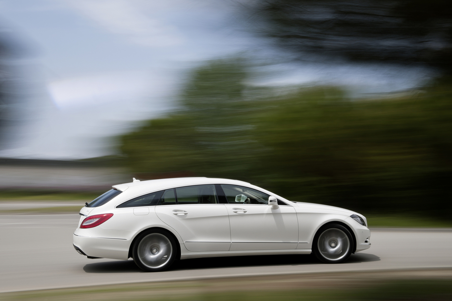 The CLA Shooting Brake copies the shape of the CLS Shooting Brake but in a smaller platform