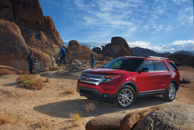 Ford Explorer 3.5 Ti-VCT AWD Ford Explorer 3.5 Ti-VCT AWD