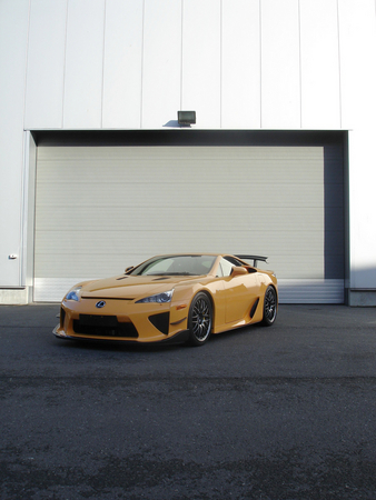 Here the canards and CFRP front bumper are clear Here the canards and CFRP front bumper are clear